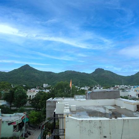 Aparthotel Chitrakoot Residency Udaipur Esterno foto
