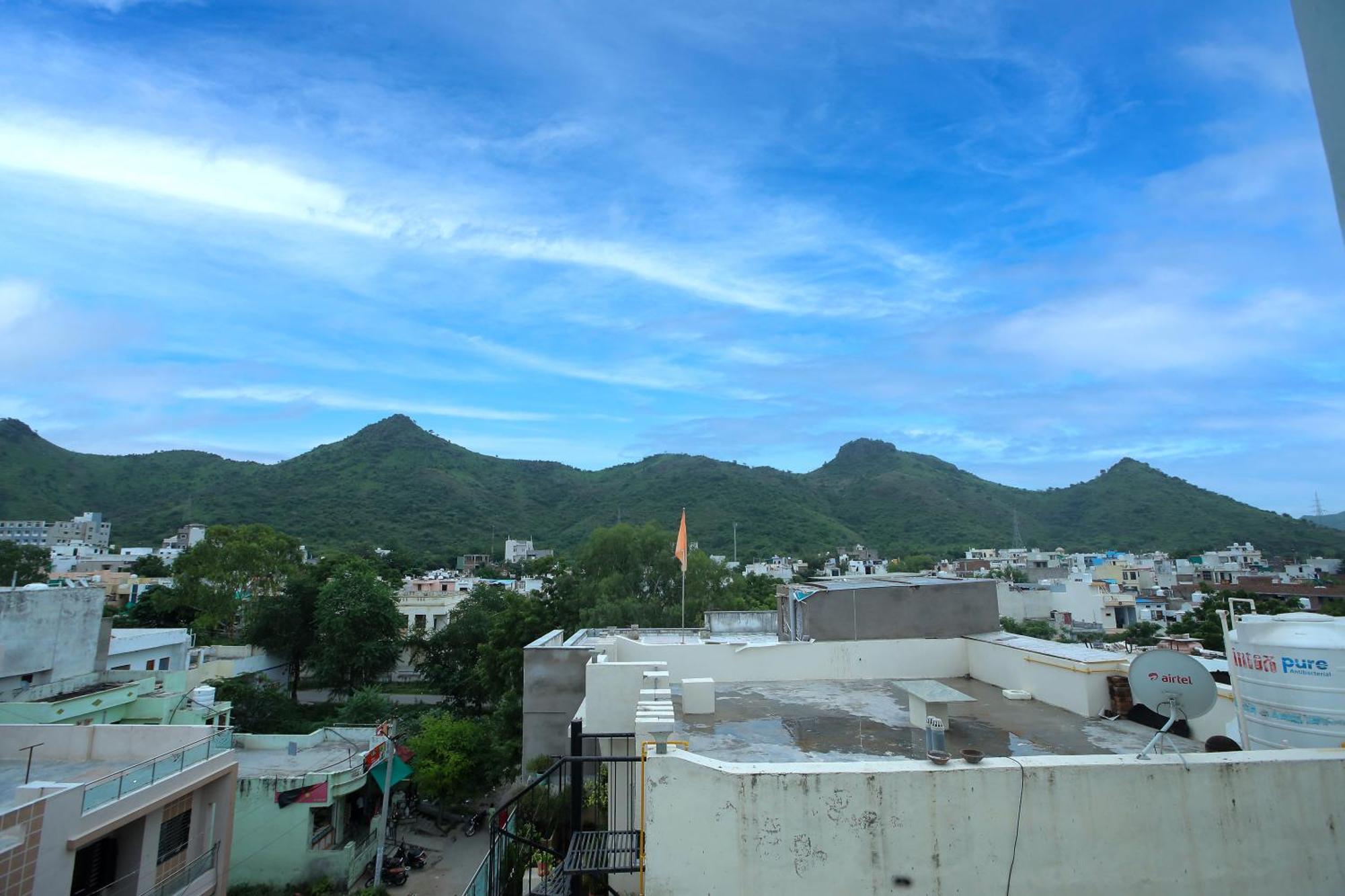 Aparthotel Chitrakoot Residency Udaipur Esterno foto