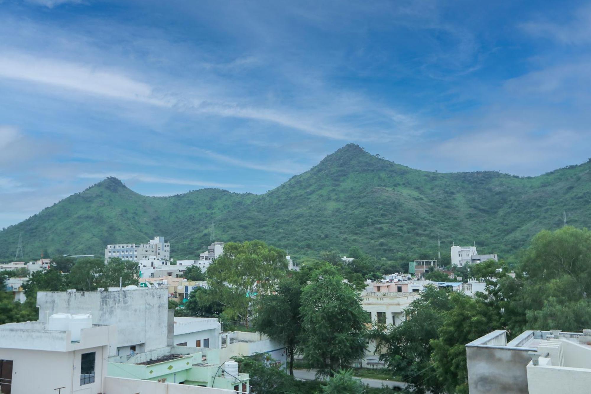 Aparthotel Chitrakoot Residency Udaipur Esterno foto