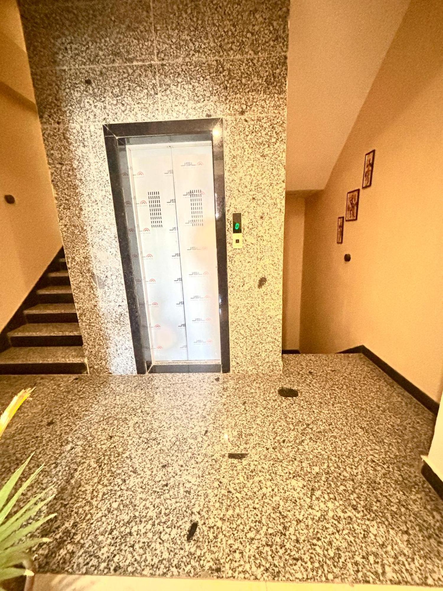Aparthotel Chitrakoot Residency Udaipur Esterno foto
